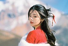 雪山之上，红衣侠女仗剑江湖。-沐风文化