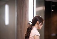 杨紫嫣Cynthia高级酒店性感旗袍脱肉丝玉足美腿性感姿势-沐风文化