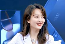 王鸥何九华吃火锅被偶遇，二人曾一起参加婚礼，并用情侣手机壳-沐风文化