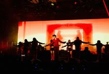 蔡徐坤演唱会现场曝光，发福臃肿颜值滑坡，粉丝疯狂应援惹群嘲-沐风文化